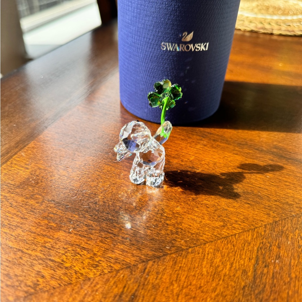 Swarovski Clear Crystal Kris Bear with Green Four-Leaf Clover Lucky Charm - Picture 4 of 9